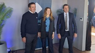 Competitividad en la mira. Mariano Bosch, CEO de Adecoagro y presidente del 61° Coloquio de Idea; Luciana Paoletti, directora Ejecutiva de Idea, y Santiago Mignone, presidente de Idea, estuvieron en Rosario.