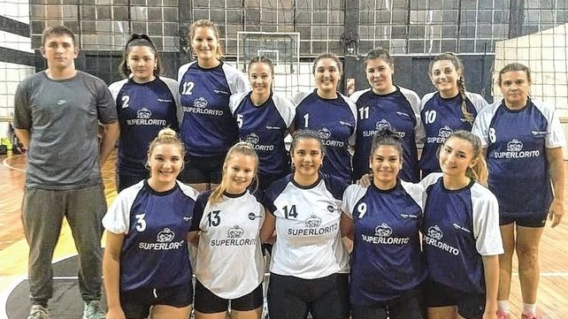 En la rama femenina Alma Juniors de Esperanza derrotó en el Enzo Scocco a Unión de Santa Fe por 3 a 1.