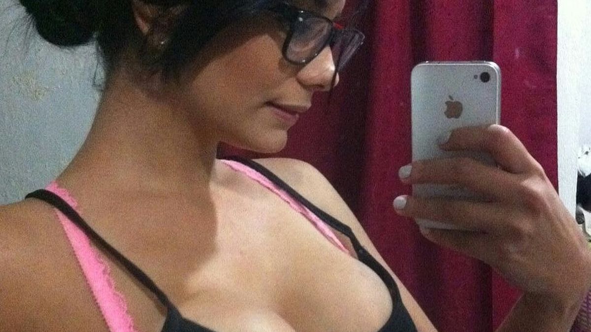 Hizo un desnudo y decidió dejar el periodismo para convertirse en actriz  porno