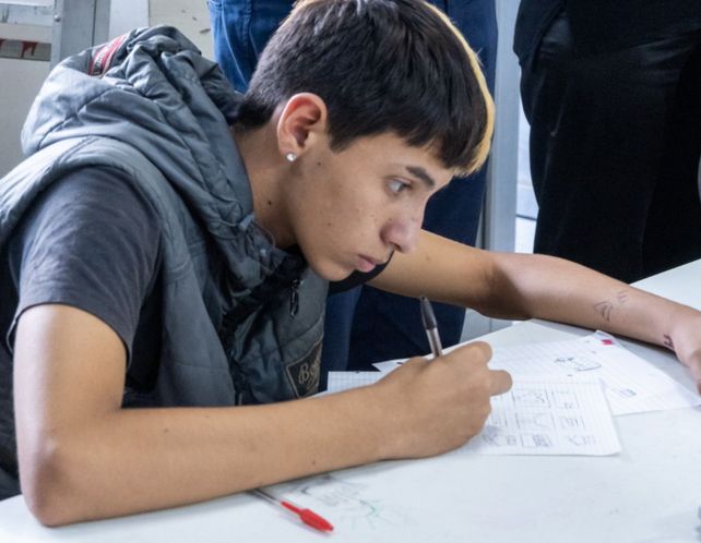 El plan Quedate promueve la finalización de la secundaria.