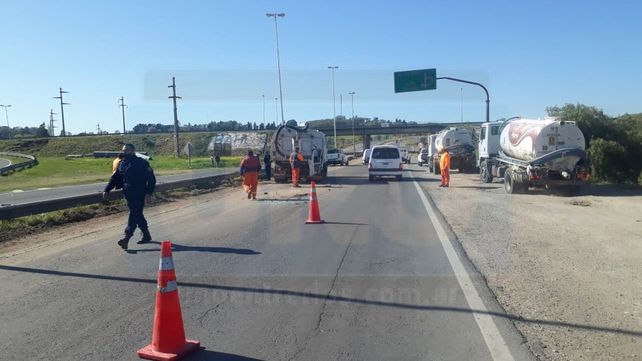 Paraná: camioneta chocó con un camión barredor