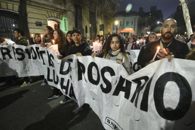 Rosario reclamó por los trabajadores de la salud en la Marcha de Velas