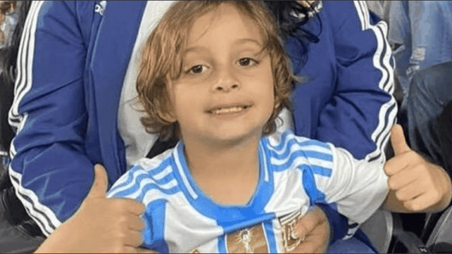 Buscan entre los escombros a un nene argentino desaparecido tras los terremotos en Venezuela.