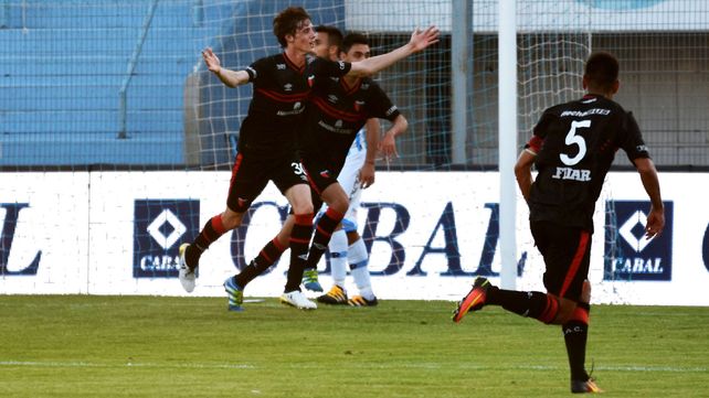 Colón volvió al triunfo ante Atlético de Rafaela, con goles de Conti y Sandoval