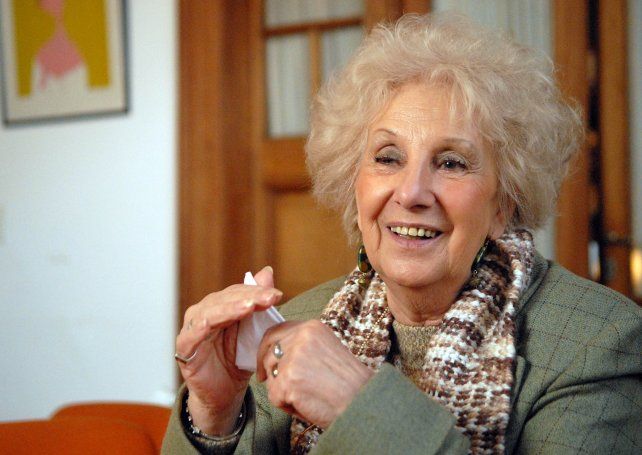 Estela de Carlotto afirmó que hay 300 nietos que no conocen su identidad
