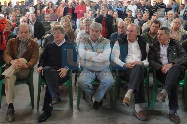 Con críticas al gobierno, tamberos protestaron por el precio de la leche