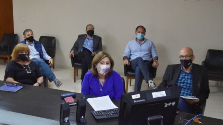 La ministra de Educación, Adriana Cantero, busca puntos de acercamiento con la docencia santafesina. La ministra de Educación, Adriana Cantero, busca puntos de acercamiento con la docencia santafesina.