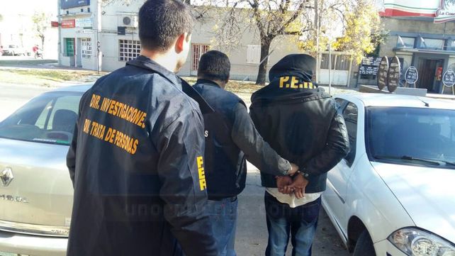 Pese a ser protegido por su pareja, fue detenido por abusar durante años de sus hijastros