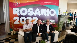 La conferencia de prensa tuvo lugar este mediodía en el predio del Hipódromo.