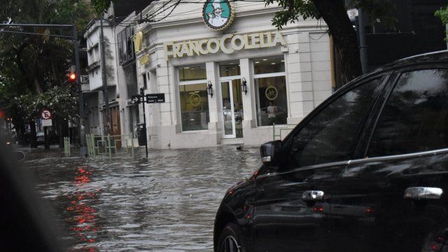 El fuerte temporal en Santa Fe provocó inconvenientes en el servicio eléctrico en gran parte de la región