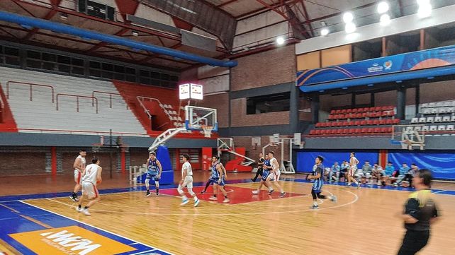 Unión A goleó a Sionista y se metió en los cuartos de final del Torneo Dos Orillas de básquet.&nbsp;