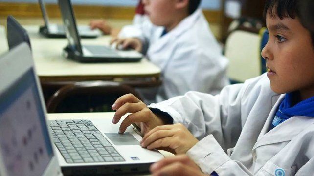 Aumentó la conectividad en escuelas de Entre Ríos. Falta avanzar en sistemas de gestión escolar