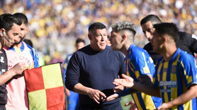 Jorge Almirón no dudo en decir que merecieron ganar pero que a eso hay que acompañarlo con jugar hasta el último instante. Bronca por no ganar el clásico.
