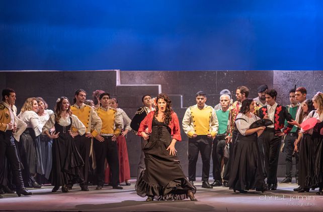 “Carmen”. Anabella Carnevali encabeza el elenco de la puesta rosarina.