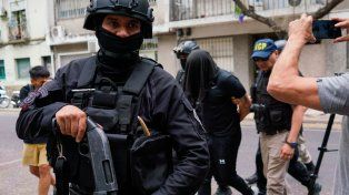 Andrés Pillín Bracamonte al ser detenido por asociación ilícita y extorsiones. La semana próxima será imputado junto a otras seis personas. 