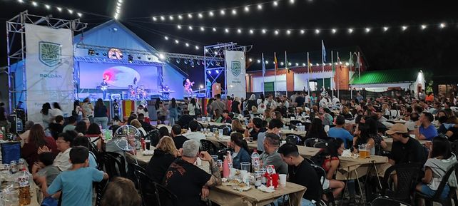 Roldán vivió una nueva edición de la Fiesta de Colectividades