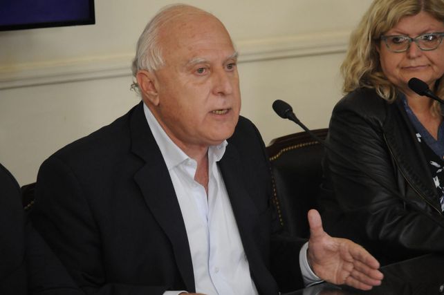 Miguel Lifschitz conferencia de prensa tema paritarias provinciales