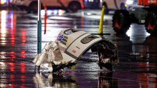 Accidente aéreo en Estados Unidos: los restos de la avioneta sanitaria que se estrelló en la zona residencial de Philadelphia