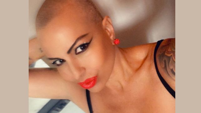 Daniela Cardone se rapó las trenzas
