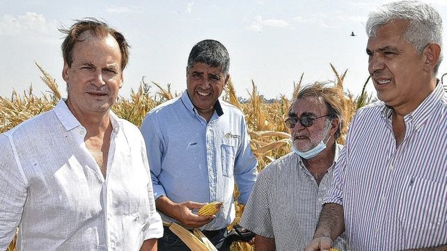El gobernador Gustavo Bordet y el ministro Julián Domínguez se pusieron en contacto con productores.