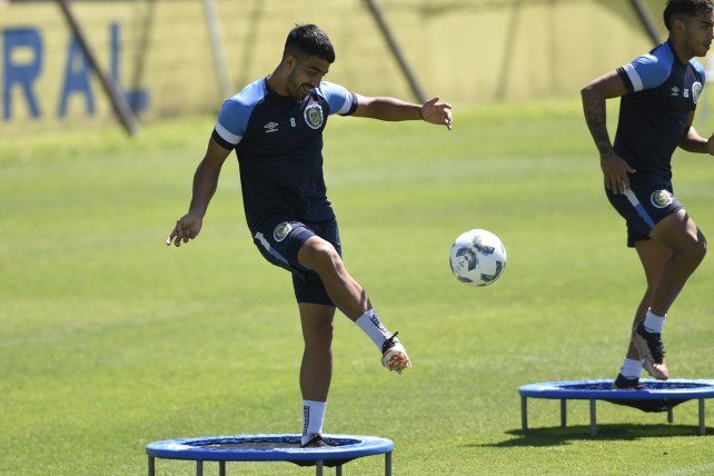 Agustín Toledo vuelve a meterse en el equipo después de dos partidos. El último de titular fue ante Vélez.