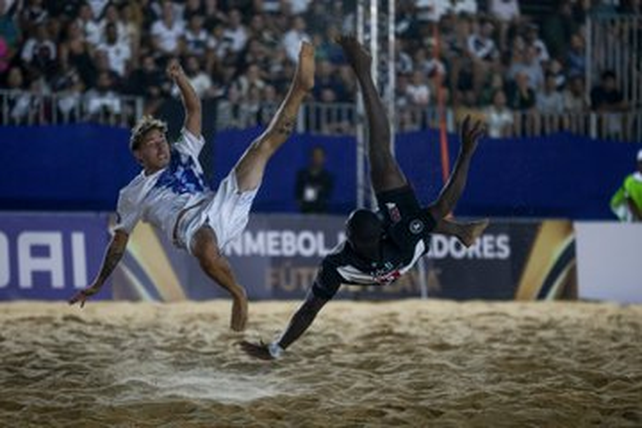 Argentino disputó su primer partido en la Copa Libertadores de Fútbol de Playa.
