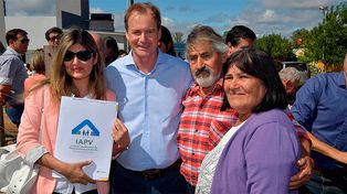 Bordet inauguró las primeras viviendas construidas con fondos provinciales