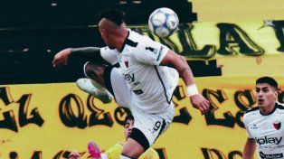 Colón insiste, pero no logra quebrar el cero ante Mitre en Santiago del Estero
