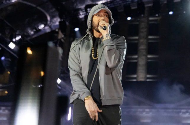 Eminem detuvo la marcha de Taylor Swift y salvó a Stevie Wonder
