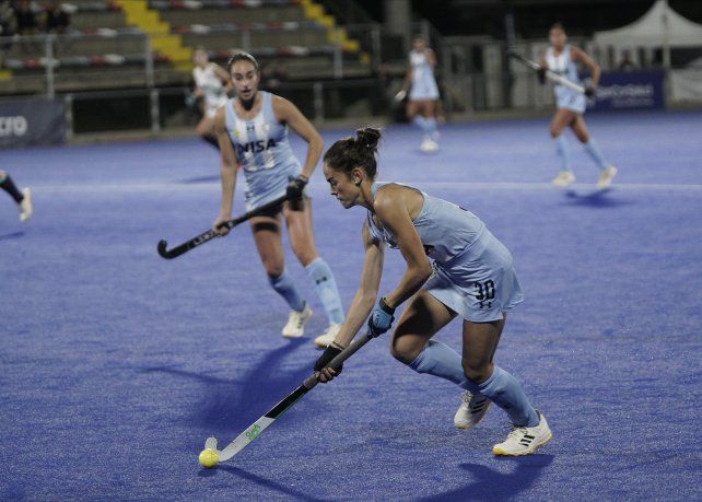 Las Leoncitas debutaron en el estadio Luciana Aymar de Rosario.