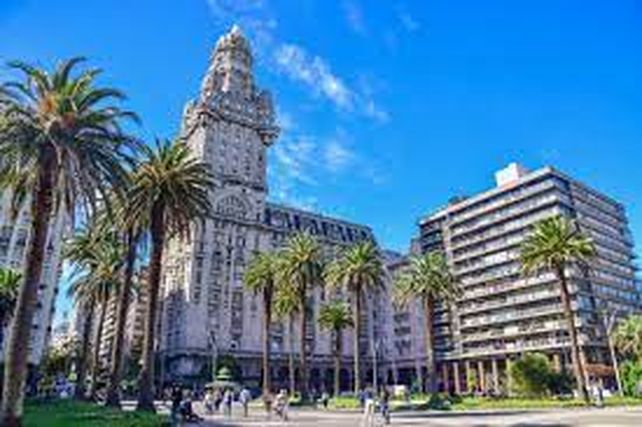 Montevideo. La capital uruguaya ofrece un tipo de cambio que multiplica varias veces al 