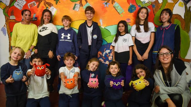 Chicas y chicos de los distintos cursos de la Gurru trabajaron en forma grupal y colaborativa.