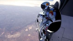 Red Bull publica un video inédito del salto desde la estratósfera
