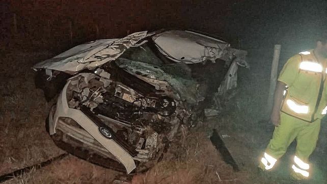 Victoria: un muerto y 12 heridos tras chocar un micro y una camioneta