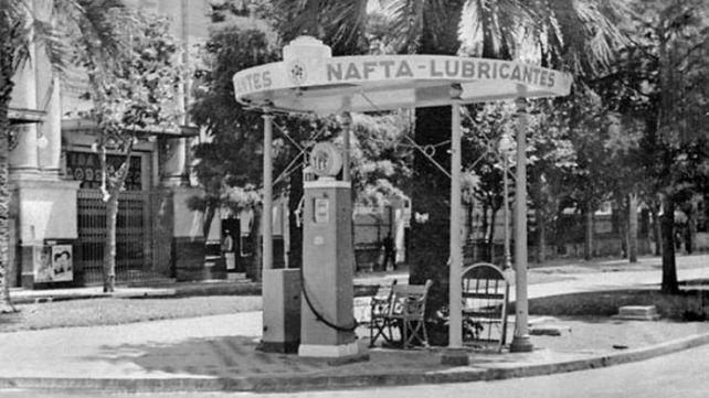 Expendedora de combustible en Salta y Oroño