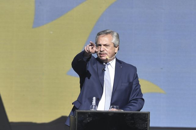 La movida oficial busca enviar un mensaje a propios y ajenos.