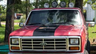 La subasta incluye una Ford F-100 D ofrecida a $3.000.000.