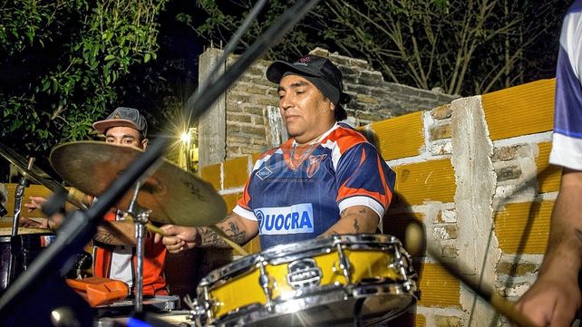 Grupo Inesperados es una banda de Paraná que anhela llegar lejos en la movida tropical. Hoy pasaron por Luz