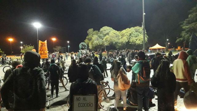 La marcha viboreante recorrió el centro de Rosario para pedir por la ley de humedales
