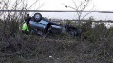 Tras chocar a un carpincho. El Fiat Palio despistó y volcó. Tras chocar a un carpincho. El Fiat Palio despistó y volcó.