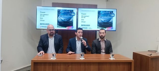 Los funcionarios de la Aprad que dejaron abierta la inscripción para la quinta subasta de bienes secuestrados a las bandas