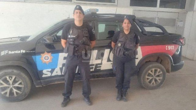 La oficial Gisela Ruiz y el inspector Víctor Broin