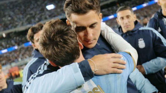 El recuerdo que Musso se llevó de Messi y la divertida dedicatoria del capitán