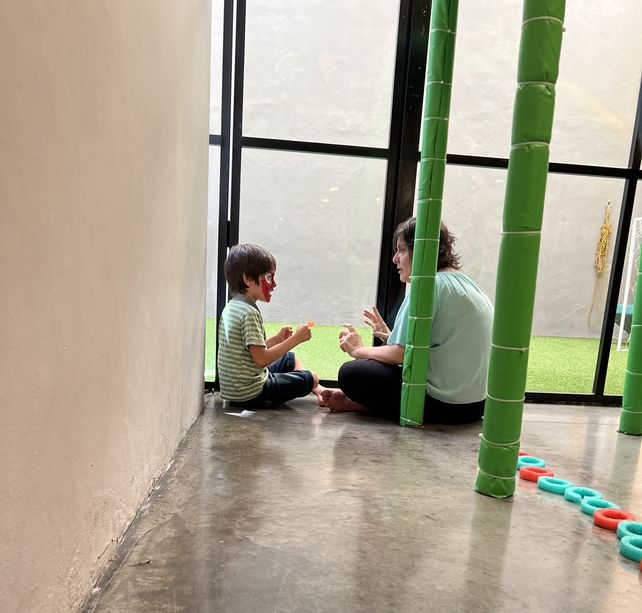 Lanzan un libro solidario que ayudará a niños y niñas que transitan una medida judicial