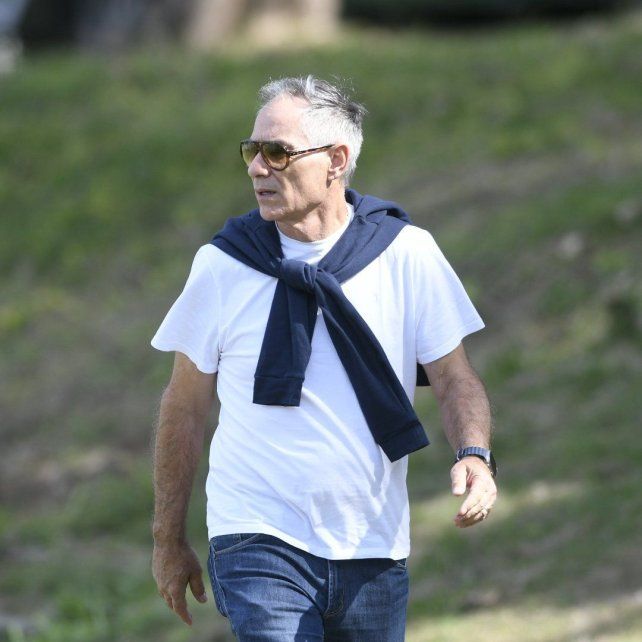 Ariel Holan observó el partido de la reserva de Central.
