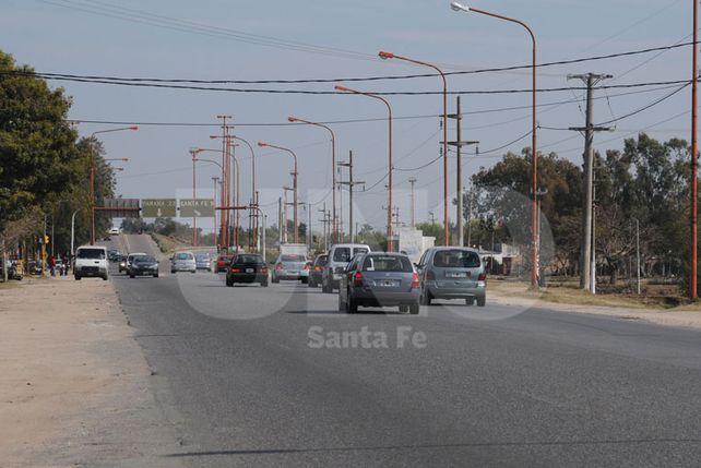 Un hombre murió electrocutado ayer cuando iba con su moto por la ruta