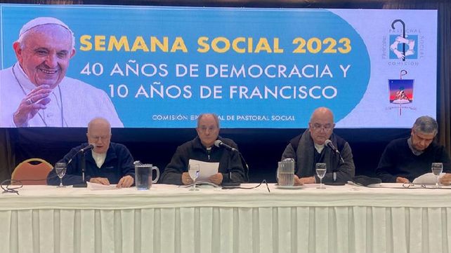 La Iglesia exhortó a no claudicar ante quienes cuestionan la democracia