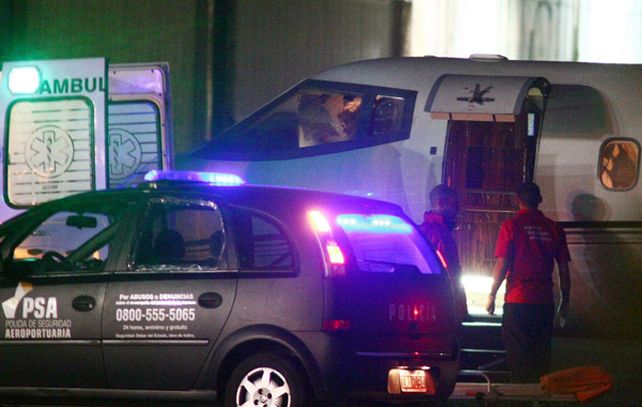 Arroyos llegó hoy poco antes de las 4 al Aeroparque Jorge Newbery a bordo del avión sanitario provisto por la empresa de asistencia médica al viajero.