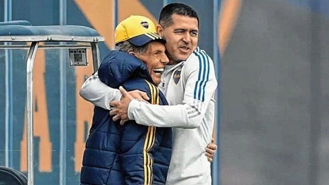 Miguel Ángel Russo estuvo presente en la práctica de Boca.