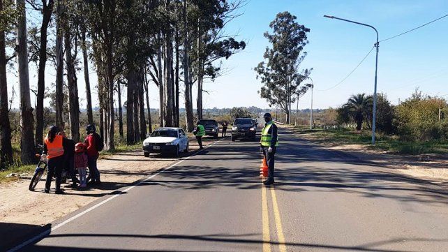 La Municipalidad confirmó la apertura de un sumario y la suspensión del inspector a quien la Justicia vincula con Los Chacales de la Ruta.